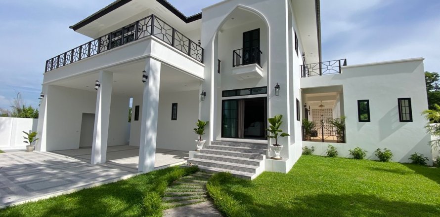 Maison à Chiang Mai, Thaïlande 6 chambres № 133366