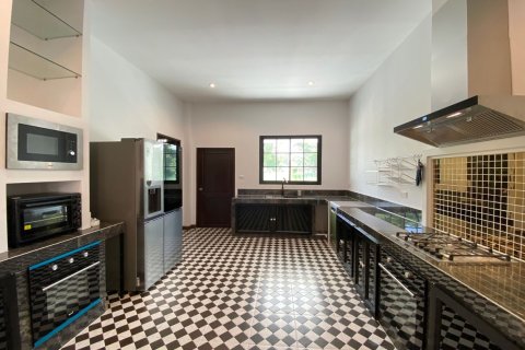 House in Chiang Mai, Thailand 6 bedrooms № 133366 - photo 16