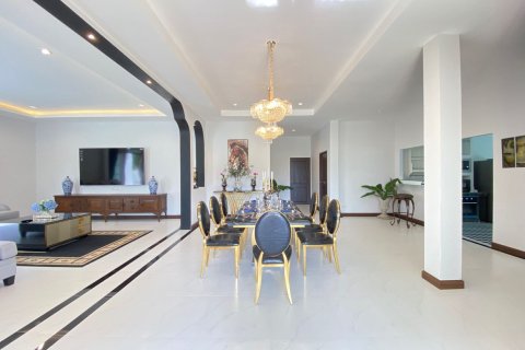 House in Chiang Mai, Thailand 6 bedrooms № 133366 - photo 8