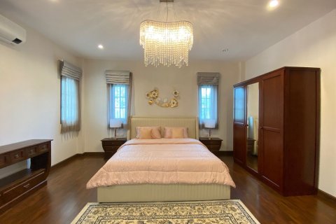 House in Chiang Mai, Thailand 6 bedrooms № 133366 - photo 22