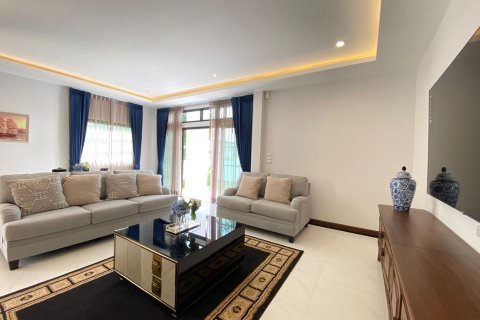 House in Chiang Mai, Thailand 6 bedrooms № 133366 - photo 10