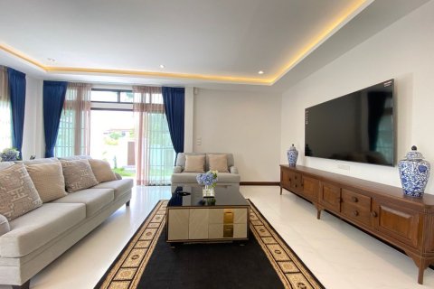House in Chiang Mai, Thailand 6 bedrooms № 133366 - photo 9