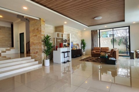 House in Chiang Mai, Thailand 4 bedrooms № 133365 - photo 4