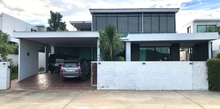 House in Chiang Mai, Thailand 4 bedrooms № 133365