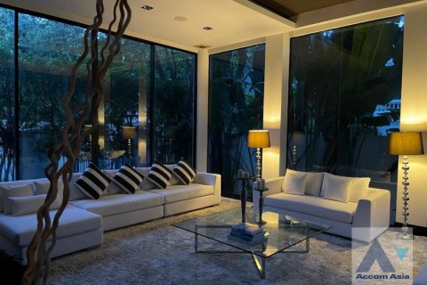 Haus in Huai Khwang, Bangkok, Thailand 4 Schlafzimmer № 218630 - Foto 2