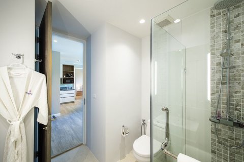 Condo in Phuket, Thailand, 2 bedrooms  № 151950 - photo 11