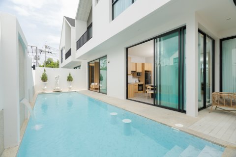 Villa in Phuket, Thailand 3 bedrooms № 116750 - photo 11