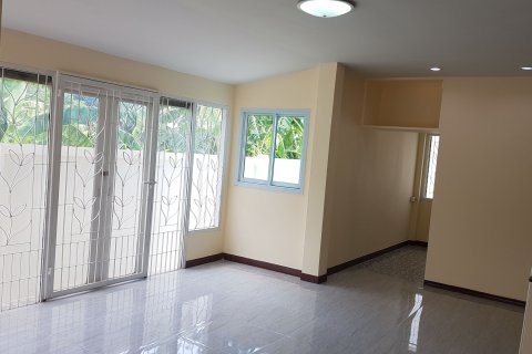 House in Bang Bua Thong, Thailand 5 bedrooms № 152815 - photo 11