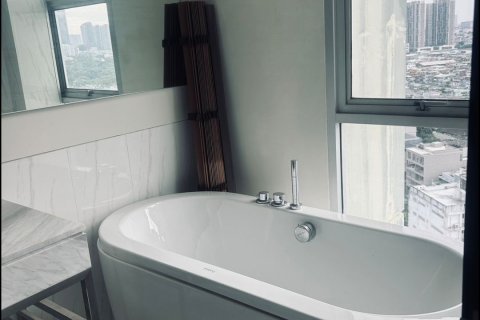 Condo in Sathon, Bangkok, Thailand, 2 bedrooms  № 152816 - photo 1