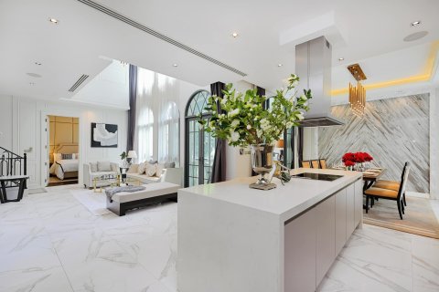 House in Watthana, Bangkok, Thailand 4 bedrooms № 137779 - photo 2