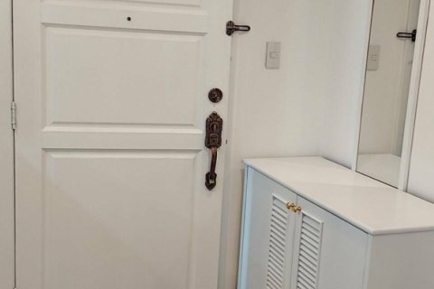 Кондоминиум с 2 спальнями в Ваттхане, Бангкок, Таиланд № 159368 - фото 11