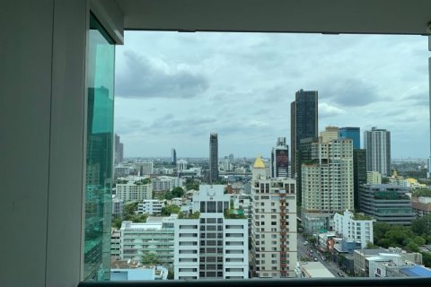 Condo in Bangkok, Thailand, 2 bedrooms  № 157644 - photo 11