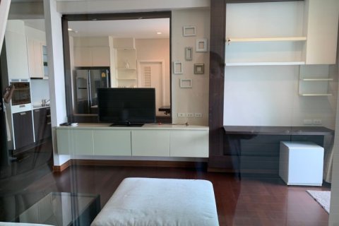 Condo in Bangkok, Thailand, 2 bedrooms  № 157644 - photo 2