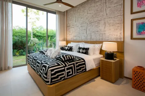 House in Phuket, Thailand 4 bedrooms № 171490 - photo 26