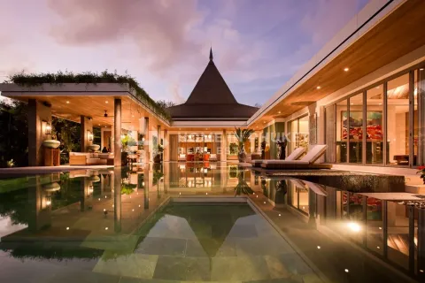 House in Phuket, Thailand 4 bedrooms № 171490 - photo 2