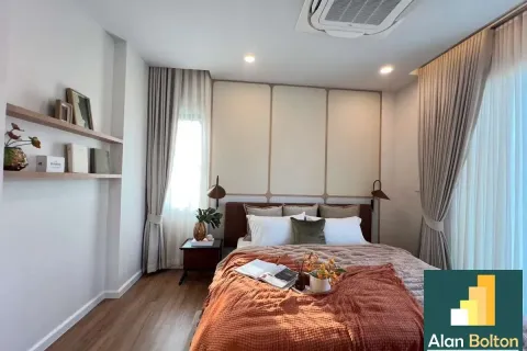 Casa de 4 dormitorios en Pattaya, Tailandia № 211395 - foto 4
