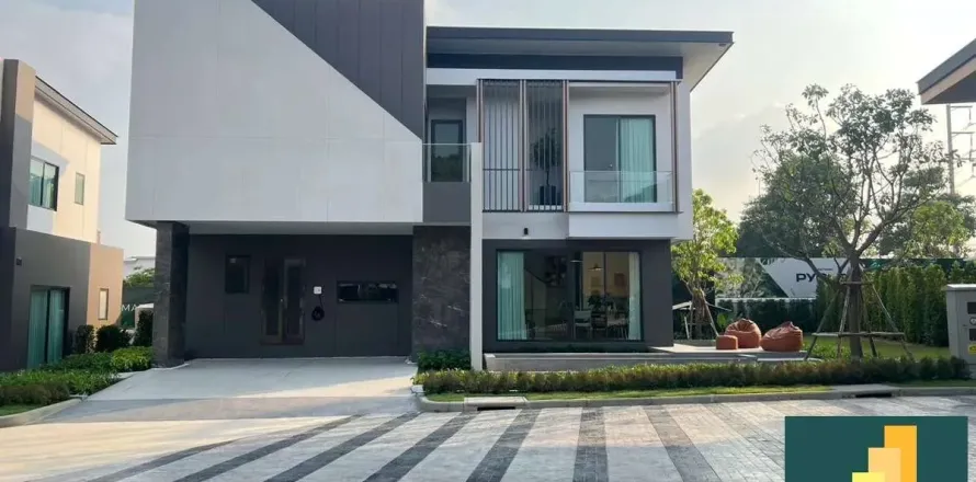 Casa de 4 dormitorios en Pattaya, Tailandia № 211395