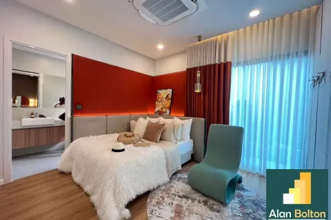 Casa de 4 dormitorios en Pattaya, Tailandia № 211396 - foto 9