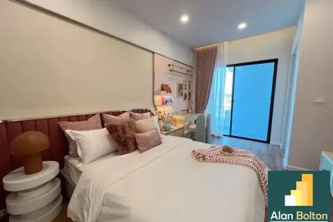 Casa de 4 dormitorios en Pattaya, Tailandia № 211396 - foto 18