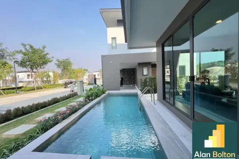 Casa de 4 dormitorios en Pattaya, Tailandia № 211396 - foto 4