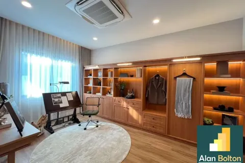 Casa de 4 dormitorios en Pattaya, Tailandia № 211396 - foto 10