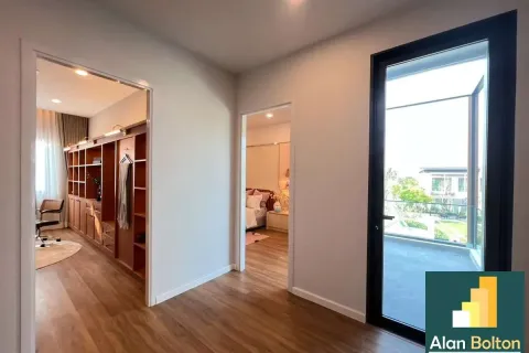 Casa de 4 dormitorios en Pattaya, Tailandia № 211396 - foto 11