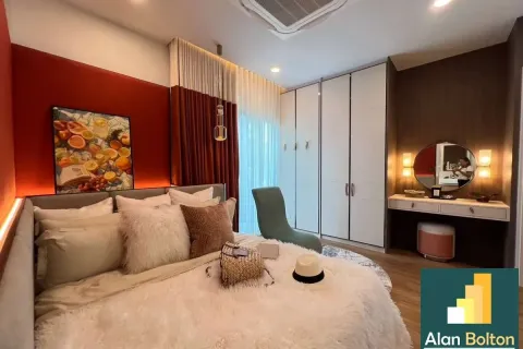 Casa de 4 dormitorios en Pattaya, Tailandia № 211396 - foto 8