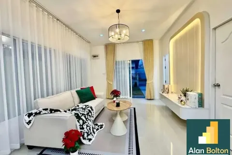 Adosado de 2 dormitorios en Pattaya, Tailandia № 211394 - foto 7
