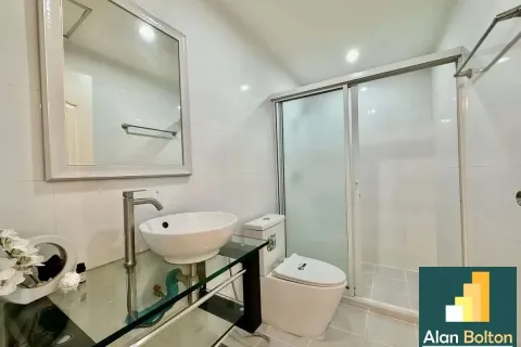 Adosado de 2 dormitorios en Pattaya, Tailandia № 211394 - foto 4