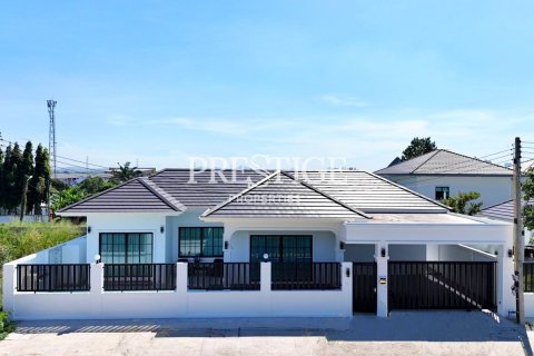 House in Pattaya, Thailand 3 bedrooms № 197875