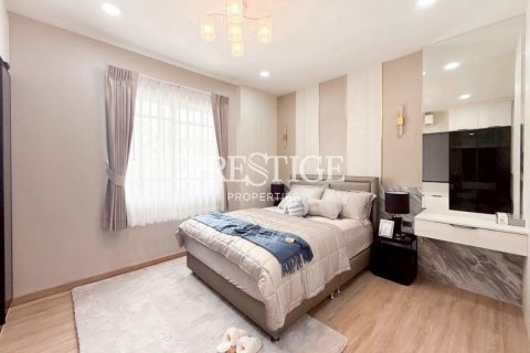 House in Pattaya, Thailand 4 bedrooms № 197876 - photo 14