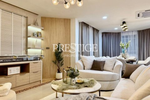 House in Pattaya, Thailand 4 bedrooms № 197876 - photo 4