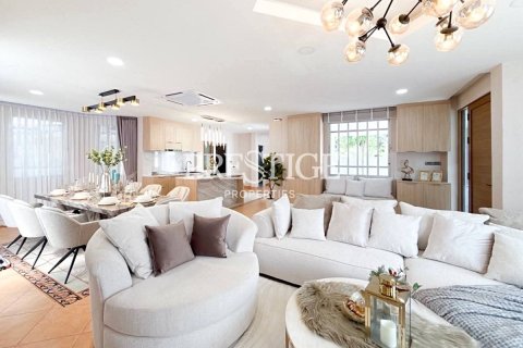 House in Pattaya, Thailand 4 bedrooms № 197876 - photo 3