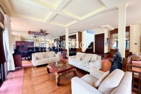 House in Pattaya, Thailand 5 bedrooms № 197877 - photo 2