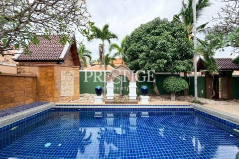 House in Pattaya, Thailand 5 bedrooms № 197877 - photo 25