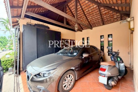 House in Pattaya, Thailand 5 bedrooms № 197877 - photo 29