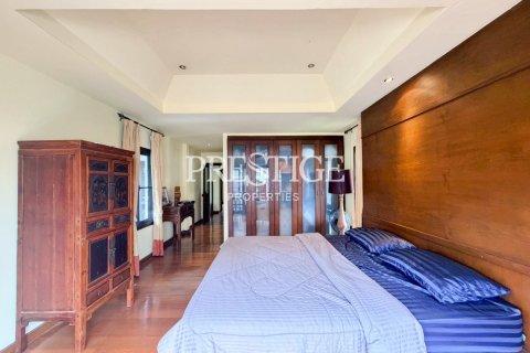 House in Pattaya, Thailand 5 bedrooms № 197877 - photo 13
