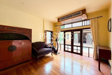 House in Pattaya, Thailand 5 bedrooms № 197877 - photo 24