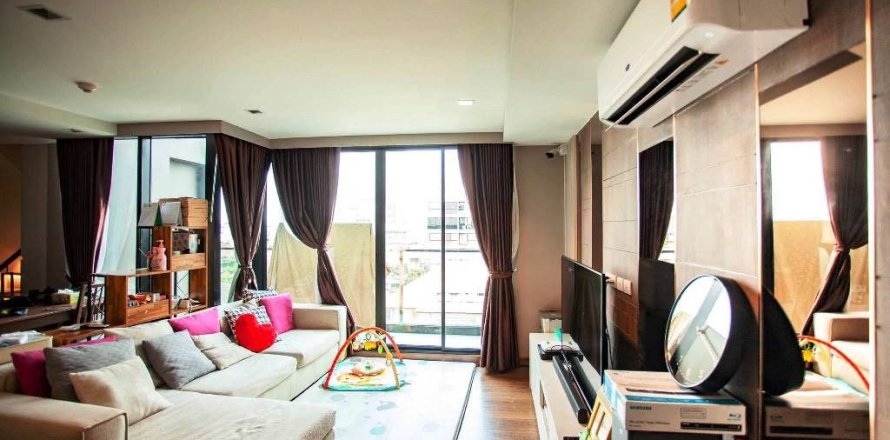 Condo in Phra Khanong, Bangkok, Thailand, 3 bedrooms  № 160825