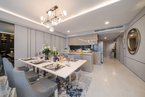 Condo in Watthana, Bangkok, Thailand, 3 bedrooms  № 160823 - photo 6