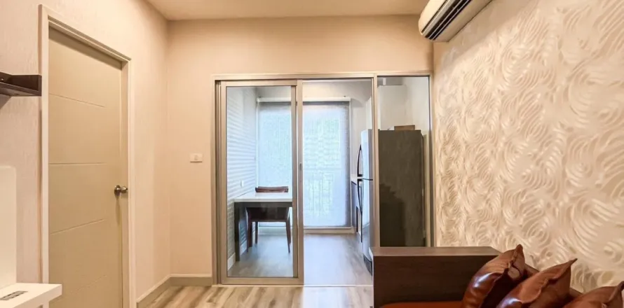 Studio in the Condo in Sathon, Bangkok, Thailand  № 160826