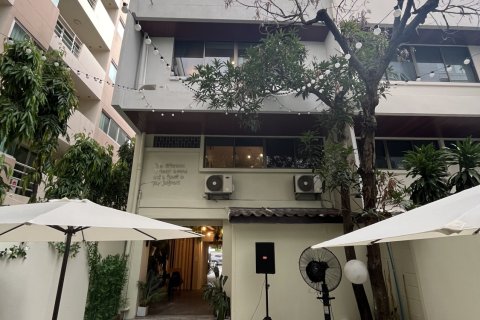 Townhouse in Watthana, Bangkok, Thailand 6 bedrooms № 160821