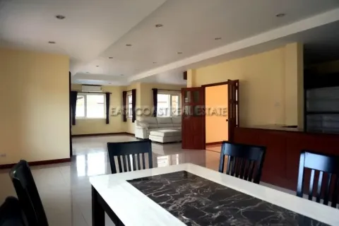 Casa de 4 dormitorios en Pattaya, Tailandia № 212589 - foto 9