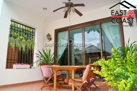 Casa de 4 dormitorios en Pattaya, Tailandia № 212590 - foto 13