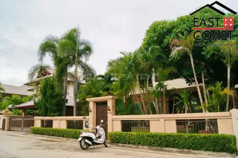 House in Pattaya, Thailand 4 bedrooms № 212590
