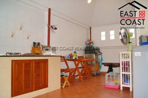 Casa de 4 dormitorios en Pattaya, Tailandia № 212590 - foto 26