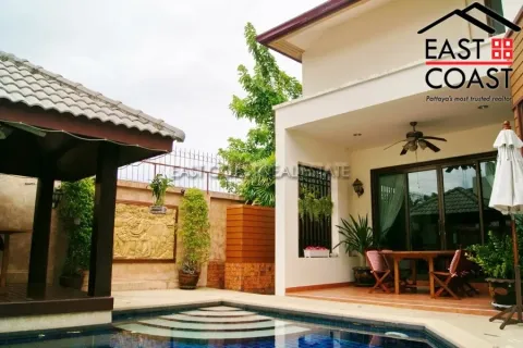 Casa de 4 dormitorios en Pattaya, Tailandia № 212590 - foto 14