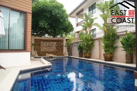 Casa de 4 dormitorios en Pattaya, Tailandia № 212590 - foto 12