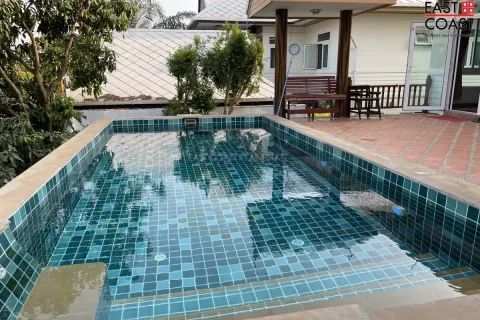 House in Pattaya, Thailand 6 bedrooms № 212588