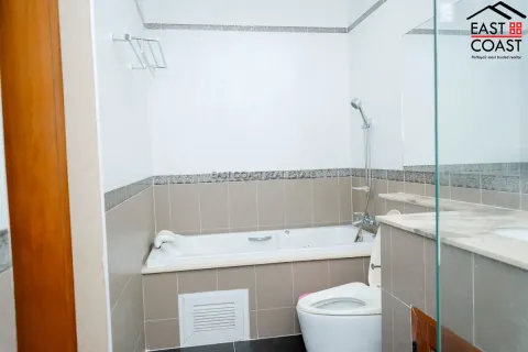 Casa de 6 dormitorios en Pattaya, Tailandia № 212588 - foto 15